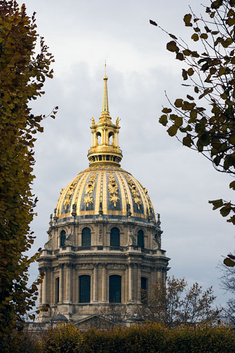 Paris in the Fall 2. by Joseph Howse. November 28, 2006.